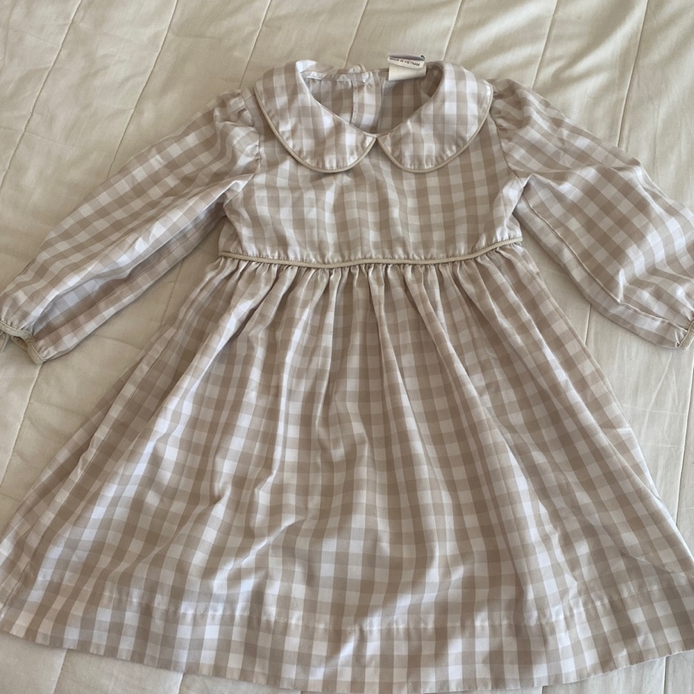 Adorable dress!